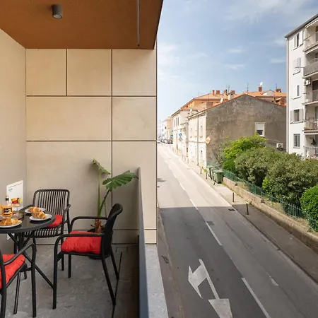 Inna Luxe With Free Parking Apartment *