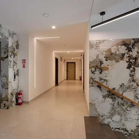 Inna Luxe With Free Parking Apartment