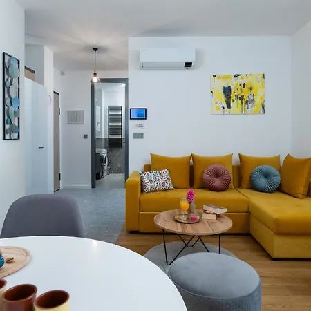 Inna Luxe With Free Parking Pula