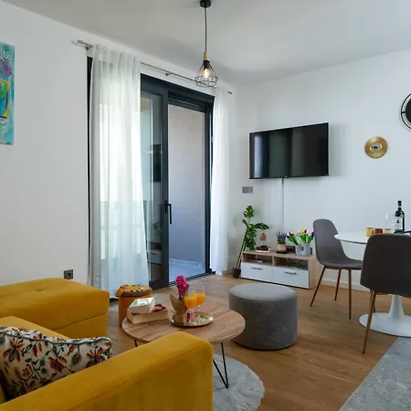 Inna Luxe With Free Parking